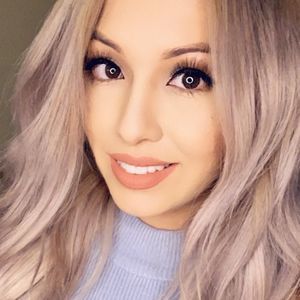 Meet your Posher, Yensy